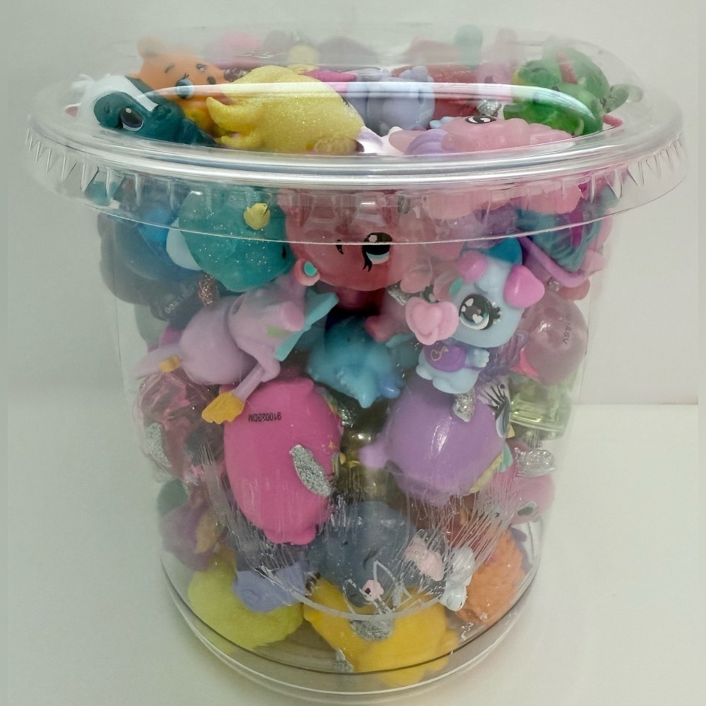 Hatchimals Bundle with 75+ pcs - Picture 2 of 10